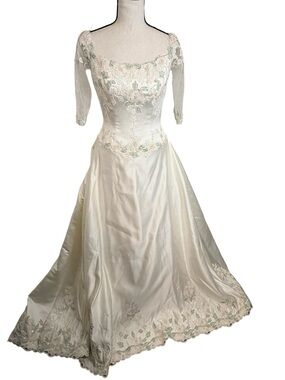 Vintage Alfred Sung Ivory Embroidered Wedding‎ Dress Size 8 Beaded Bridal Gown
